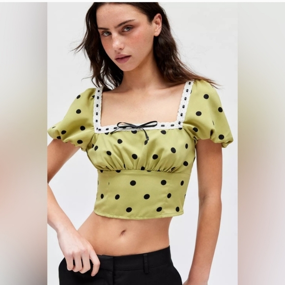 Urban Outfitters Kimchi Blue Apple Square Neck Cropped Blouse Sz Small NWT - Picture 2 of 11